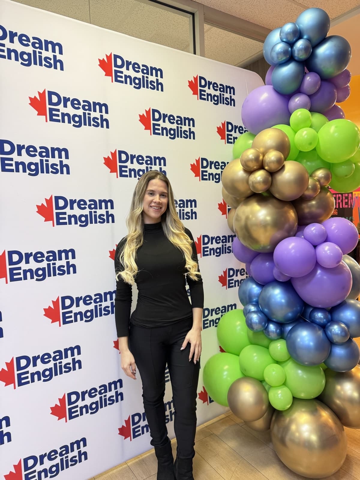 Lorena, da LC, na Dream English, em Toronto