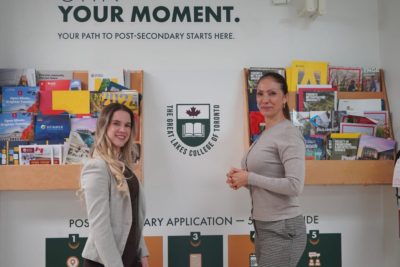 Lorena, da LC, no The Great Lakes College of Toronto, escola parceira